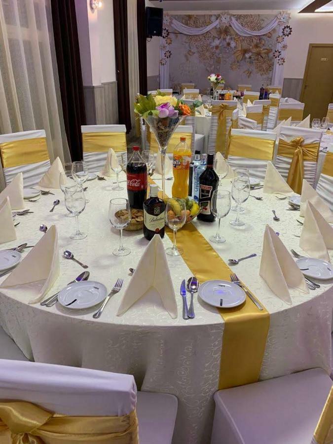 Torres de la Alameda Hostal La Pared מראה חיצוני תמונה