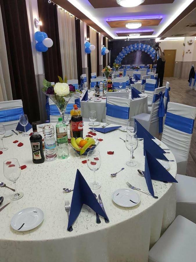 Torres de la Alameda Hostal La Pared מראה חיצוני תמונה